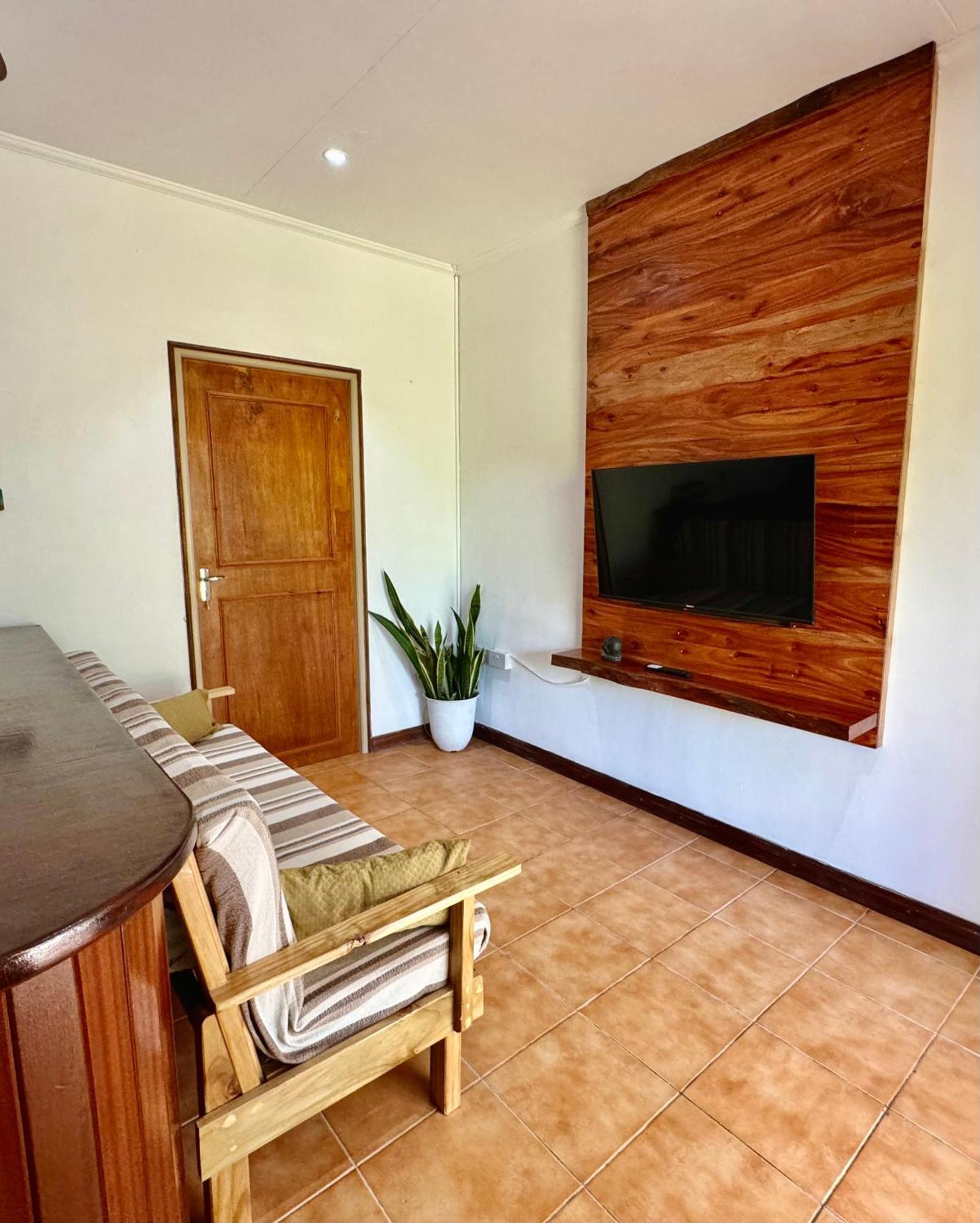Appartement Jardin Marron à Baie Sainte-Anne Extérieur photo
